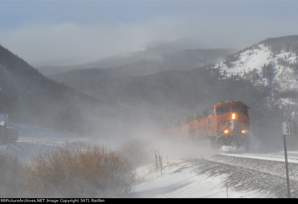 Snow Drifts! - BNSF 6279